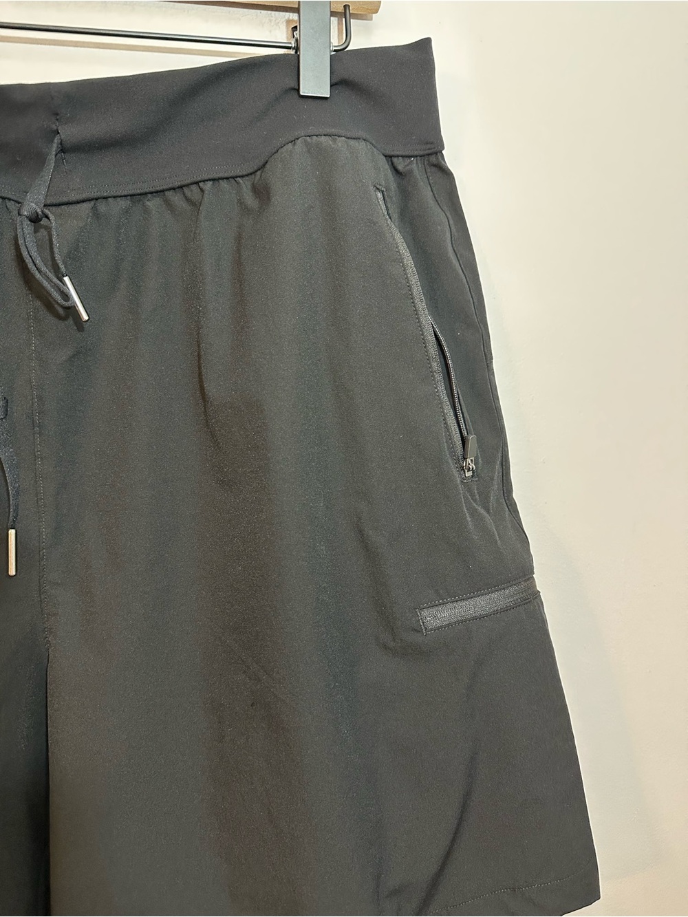 Halara Water Repellent Wear-Resistant Mid Rise Drawstring Hiking Shorts Large - Picture 3 of 10